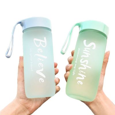 Gepersonaliseerde sportschool lekvrije ketel draagbare waterfles met heldere beker en touw