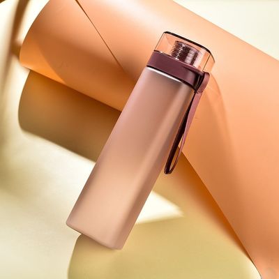 Vierkant bevroren plastic waterfles voor het houden van het drinken warm koud en op maat gemaakte kleur