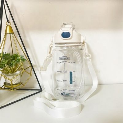 297g Sport plastic herbruikbaar motivatie half gallon vergrendelde pot Tritan waterfles