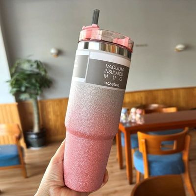 Gepersonaliseerde kleur 20 oz / 30 oz roestvrijstalen geïsoleerde waterbeker met stro voor fitness
