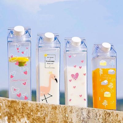 Gepersonaliseerd logo Acceptabel 500 ml 1000 ml Doorzichtige Acrylmelk Karton Waterfles