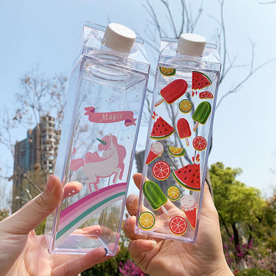 Gepersonaliseerd logo Acceptabel 500 ml 1000 ml Doorzichtige Acrylmelk Karton Waterfles