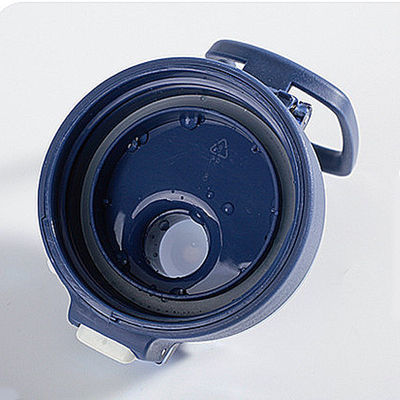 Gepersonaliseerde plastic waterfles voor sap en water
