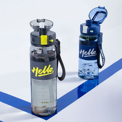 Gepersonaliseerde plastic waterfles voor sap en water
