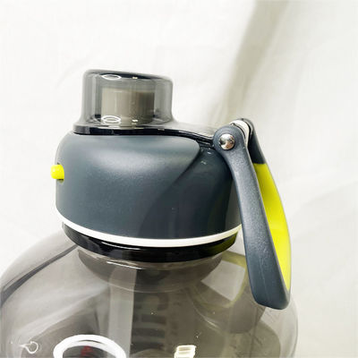 1.5L Amerikaanse stijl aangepaste plastic waterfles voor gym en sport auto vullen