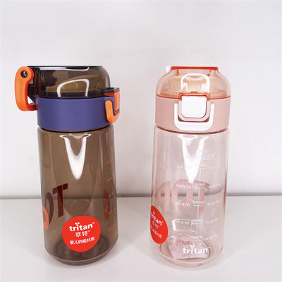 Op maat gedrukte Tritan plastic waterflessen multifunctioneel voor buitencamping