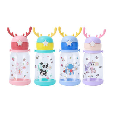 Schattige ontwerp 600ml tekenfilm kinderen bekers Plastic drinkwaterfles met stro