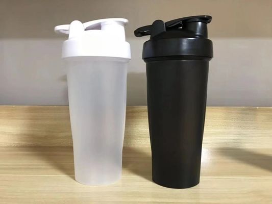 In voorraad 700ml Zwarte Dranken Plastic flessen Fitness Bpa Gratis Op maat Slim Plain Gym Proteïne Shaker Fles Gym Cups Met Logo