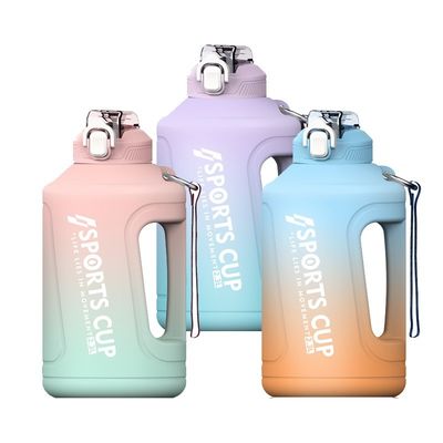 Duurzaam grote capaciteit 2300 ML 3800 ML sportwaterfles met scrub gradient ontwerp