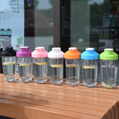 Bewaardeerde proteïnepoeder Draagbare Shake Cup met directe drinkmethode en metalen bal