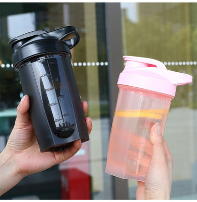 Bewaardeerde proteïnepoeder Draagbare Shake Cup met directe drinkmethode en metalen bal