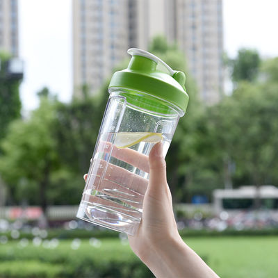 Bewaardeerde proteïnepoeder Draagbare Shake Cup met directe drinkmethode en metalen bal