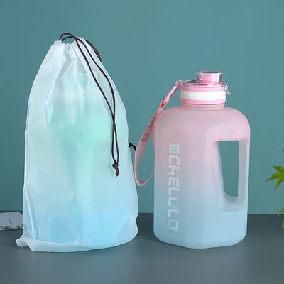 Commerciële koper Custom Logo 1.6L 2.2L waterfles voor gym Sports Cup Plastic Travel