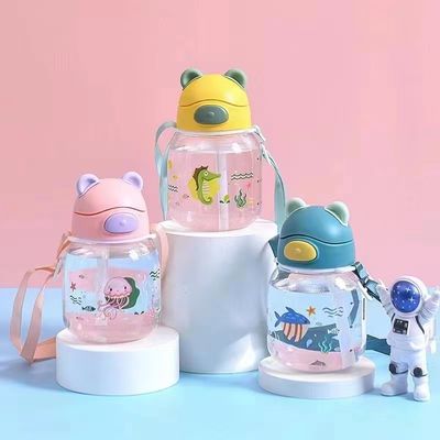 Lichte en duurzame waterfles met een schattig beerontwerp