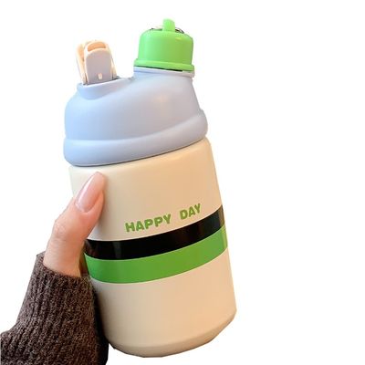 Draagbare roestvrijstalen waterfles met een capaciteit van 500 ml geïsoleerde koffiekop met stro