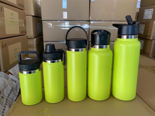 Geïsoleerde fles met deksel 18/8 roestvrij staal sport rechte zwarte drankfles 550 ml