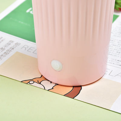 Roestvrij staal mengbek met een deksel Minimalist Design Style Electric Self Stirring Tumbler