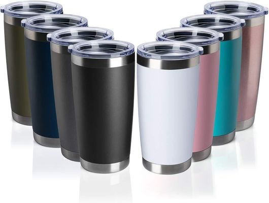 Alle geschikten kunnen genieten van deze 600 ml roestvrijstalen reisbeker met stro