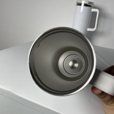 Roestvrij staal geïsoleerde reisbeker met aangepast logo handvat Warmer kleurrijk en veilig