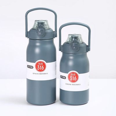 Gepersonaliseerde kleuren roestvrij staal dubbelwand geïsoleerd direct drinken sportfles