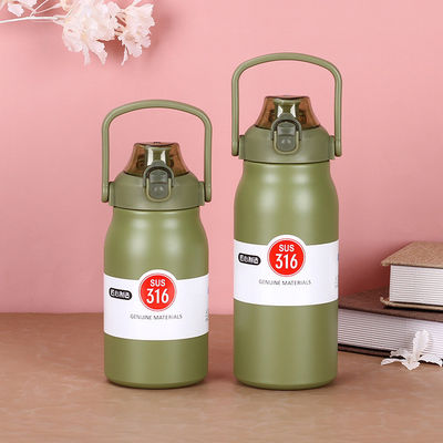 Gepersonaliseerde kleuren roestvrij staal dubbelwand geïsoleerd direct drinken sportfles