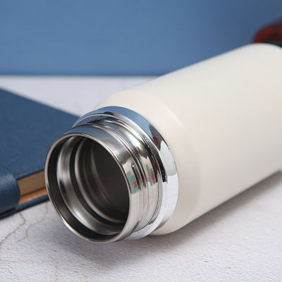 600 ml slimme vacuümfles thermos met dubbele wand roestvrijstalen temperatuurregeling